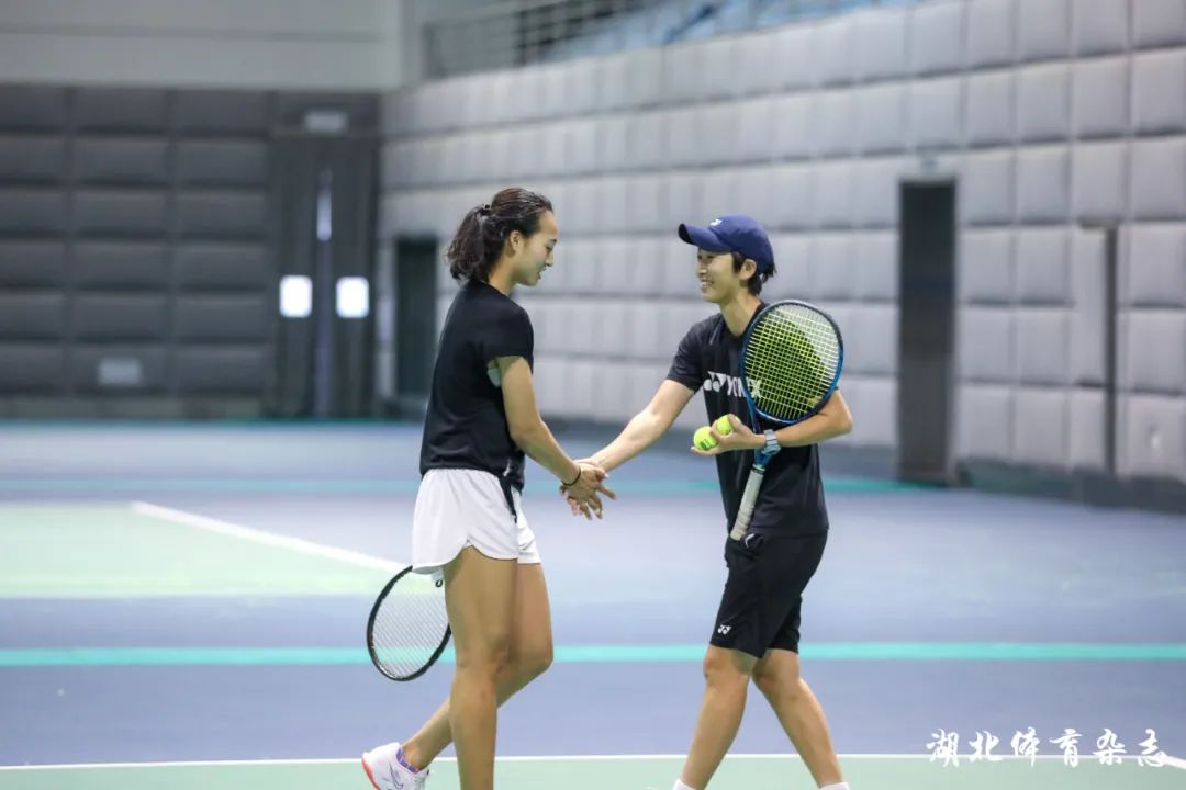 色的场上领 色的场上领